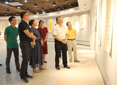 学校举办庆祝建国70周年书画展